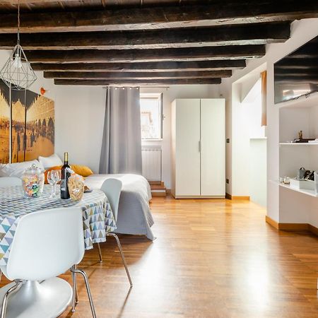 Just Here Apartments - La Mansarda バーリ エクステリア 写真